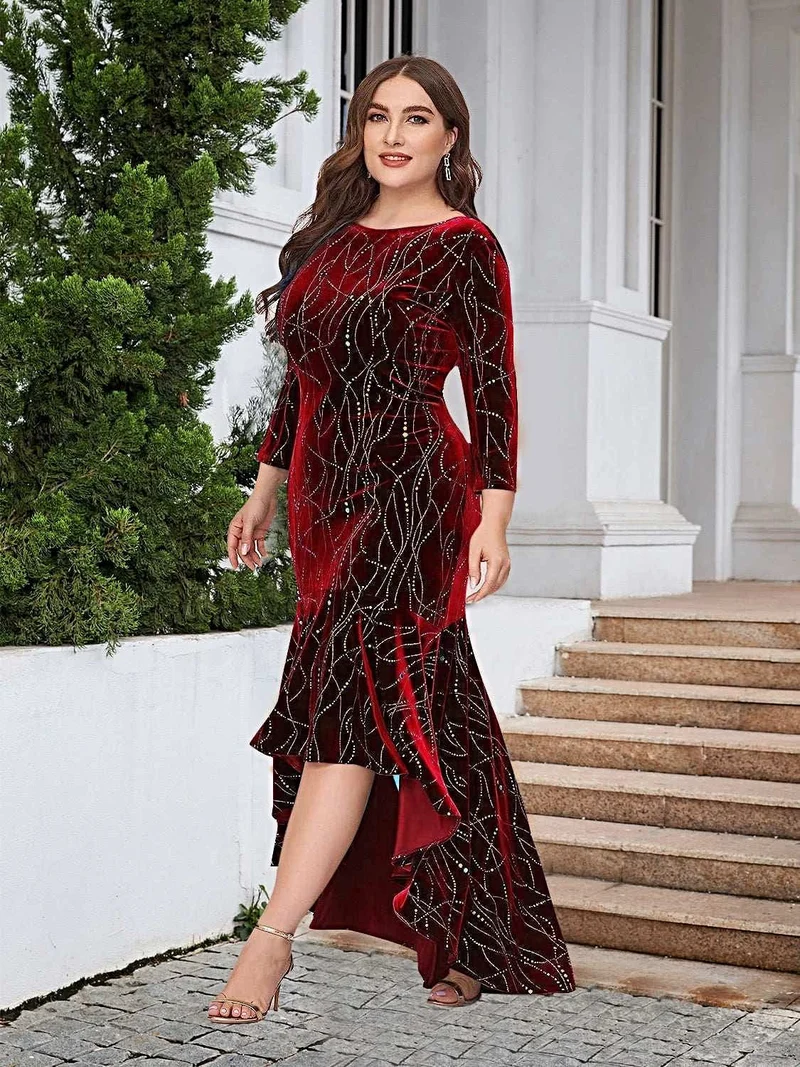 Jurk met ruches in grote maat, asymmetrische zoom, elegante stretchpasvorm en 3/4 mouwen.