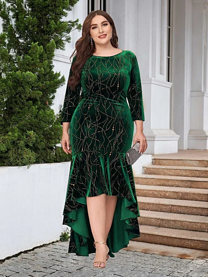 Jurk met ruches in grote maat, asymmetrische zoom, elegante stretchpasvorm en 3/4 mouwen.