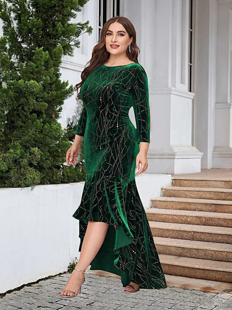 Jurk met ruches in grote maat, asymmetrische zoom, elegante stretchpasvorm en 3/4 mouwen.