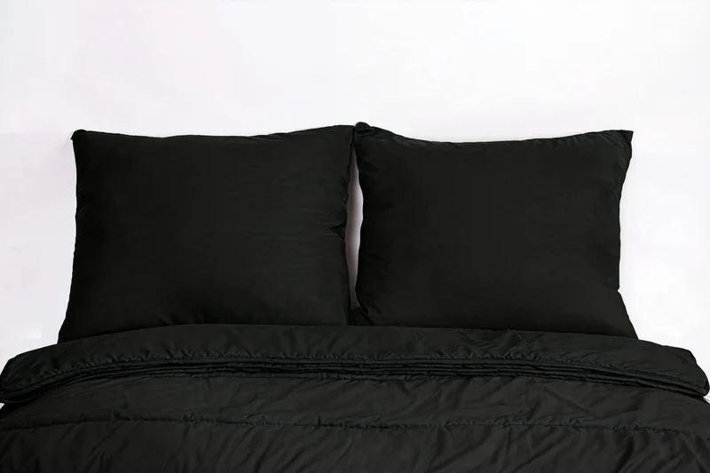 Zelesta Comfort Uni 4-Jahreszeiten Bettdecke - Schwarz