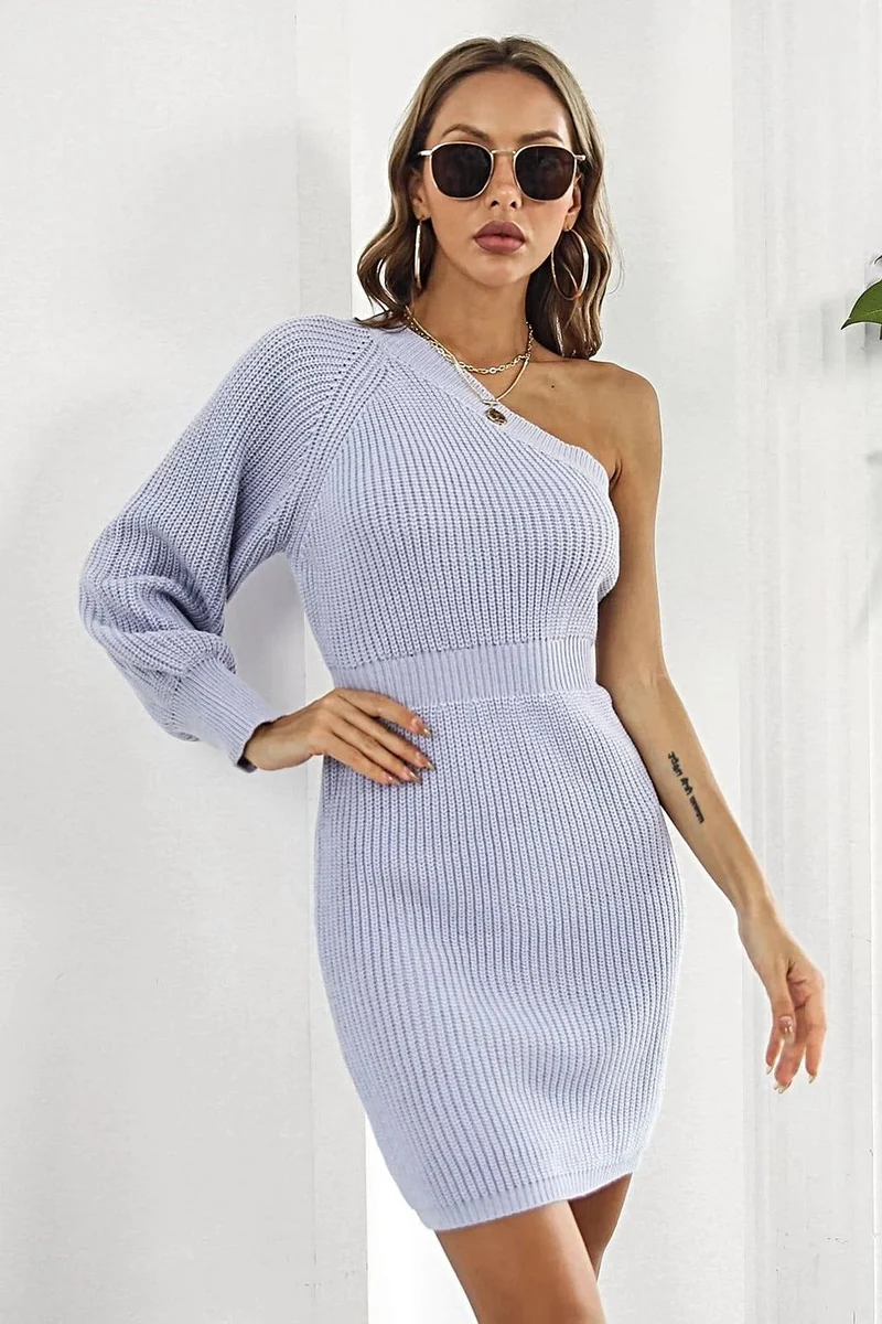 Geribbelde sweaterjurk met één schouder en lange raglanmouwen, mini-taillemodel