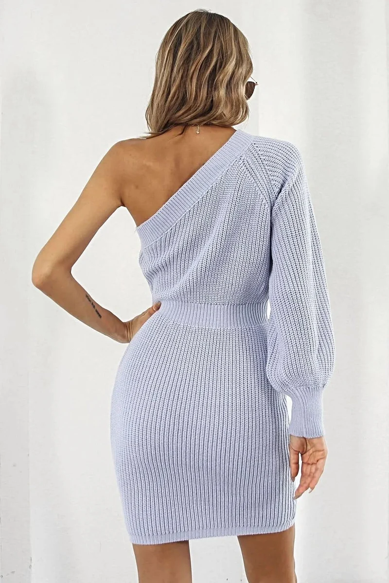 Geribbelde sweaterjurk met één schouder en lange raglanmouwen, mini-taillemodel