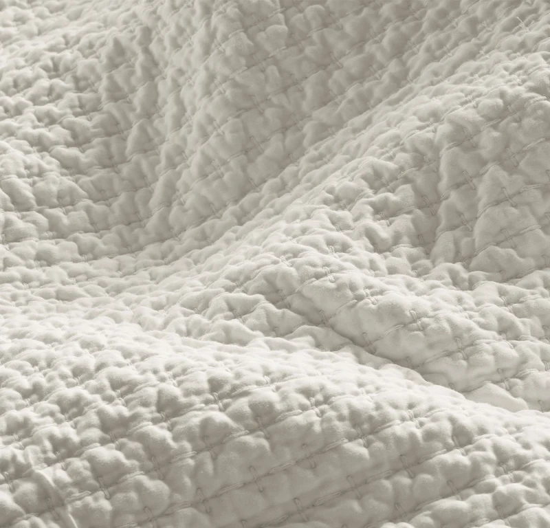 Signature Textured Stitch Quilt - White