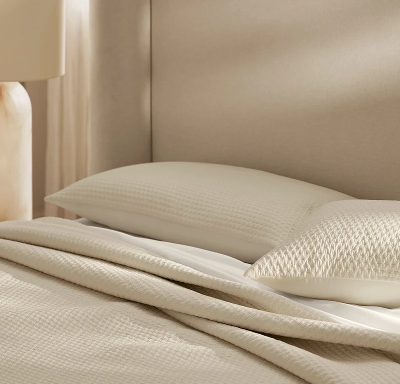 Signature Textured Stitch Quilt - Cream