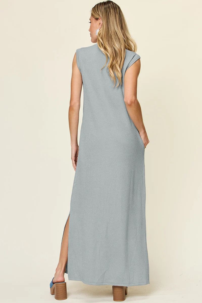 Double Take Full Size Textuur Mock Neck Mouwloze Maxi-jurk