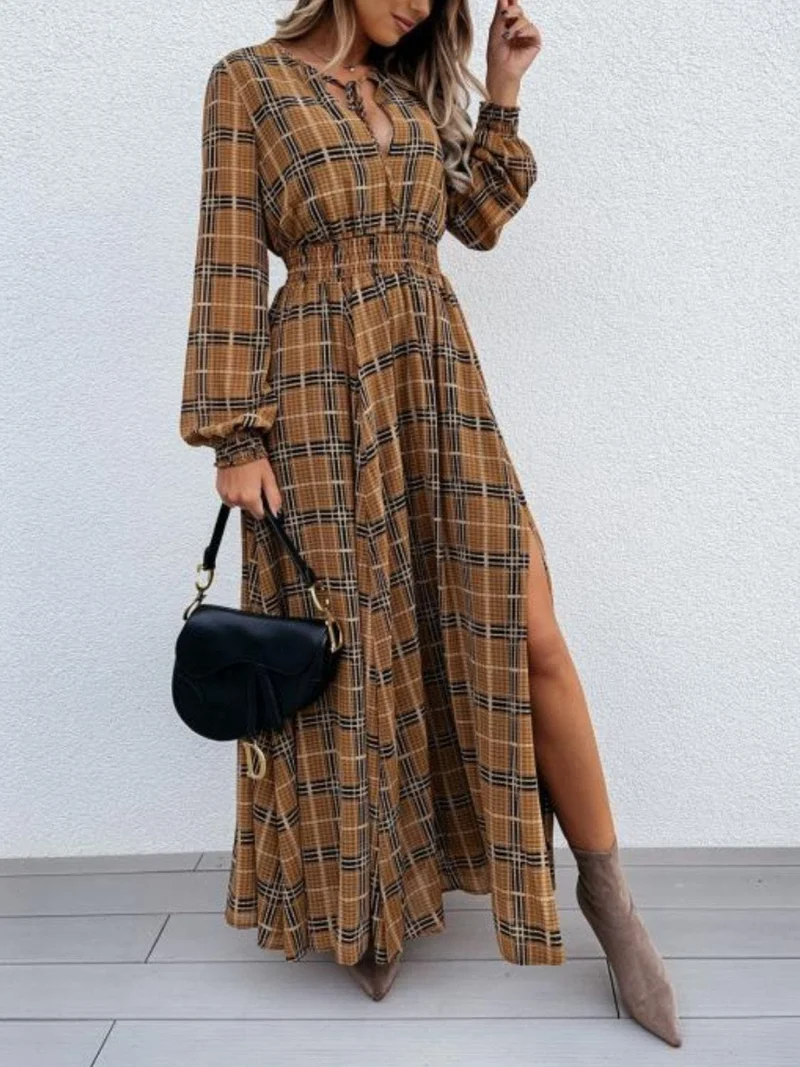 Elegante maxi-jurk met ruitpatroon, split en strik bij de hals, lange mouwen, 100% polyester