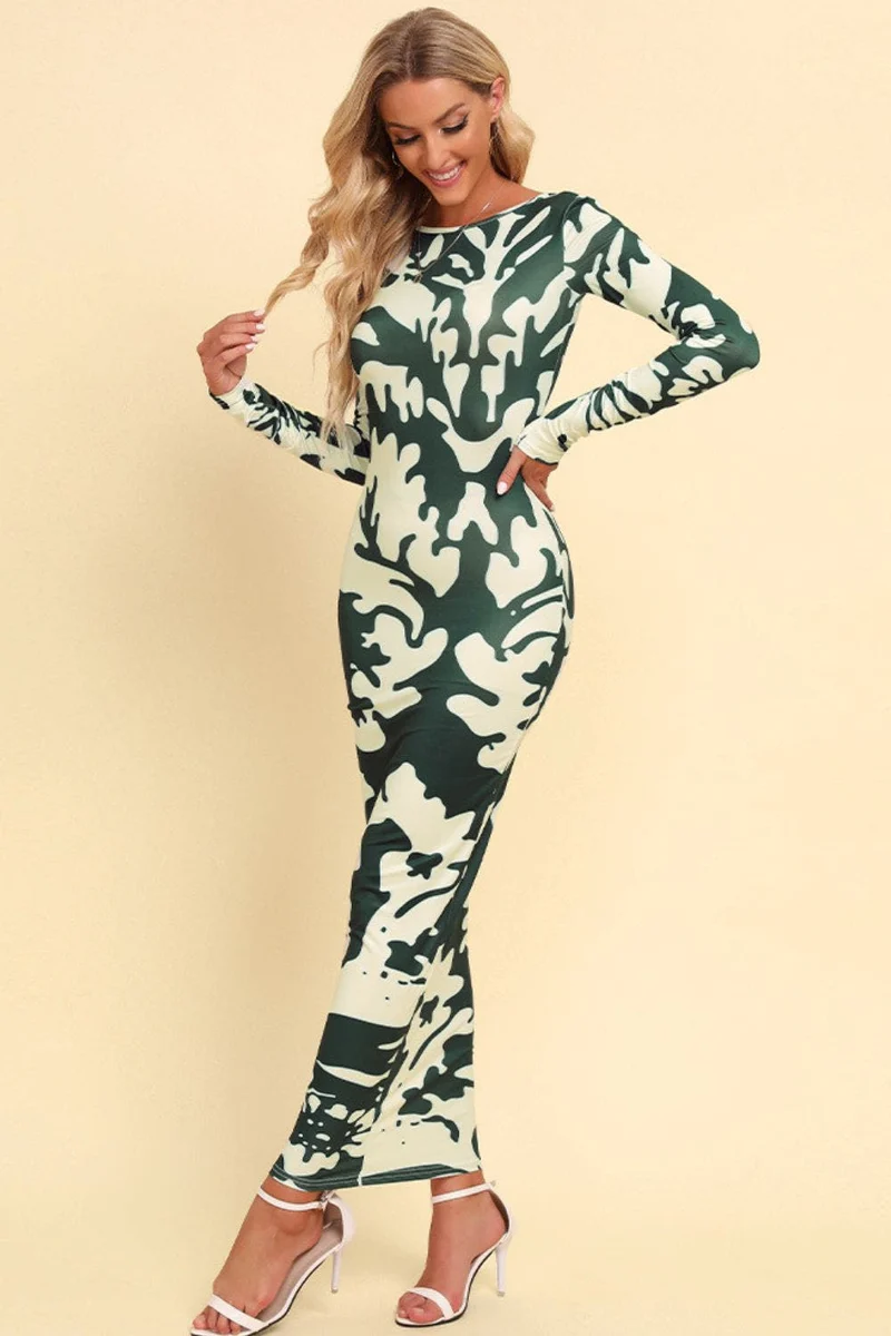 Stijlvolle maxi-jurk met open rug, lange mouwen en camouflageprint - Casual elegantie