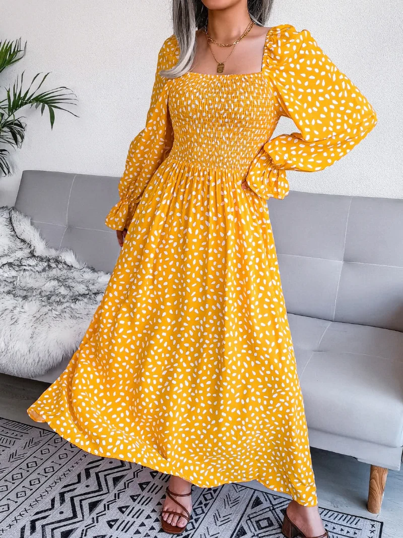 Elegante jurk met vierkante halslijn en ruchesmouwen - 100% polyester, ondoorzichtig ontwerp