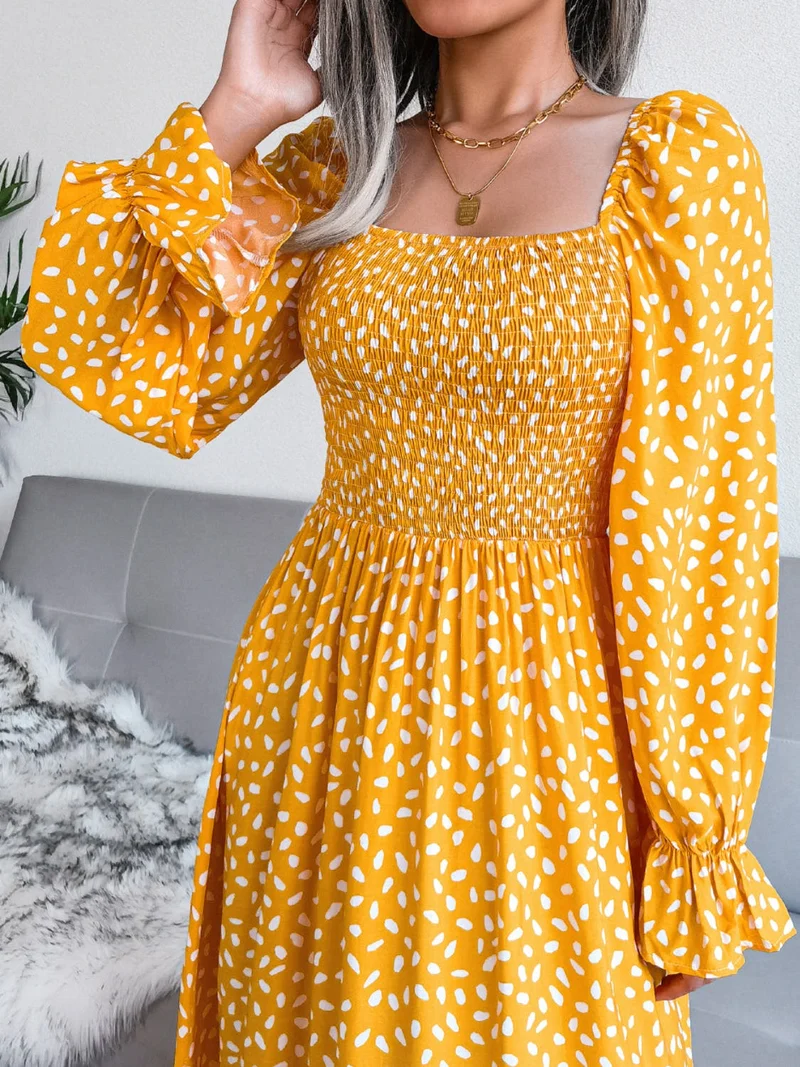 Elegante jurk met vierkante halslijn en ruchesmouwen - 100% polyester, ondoorzichtig ontwerp