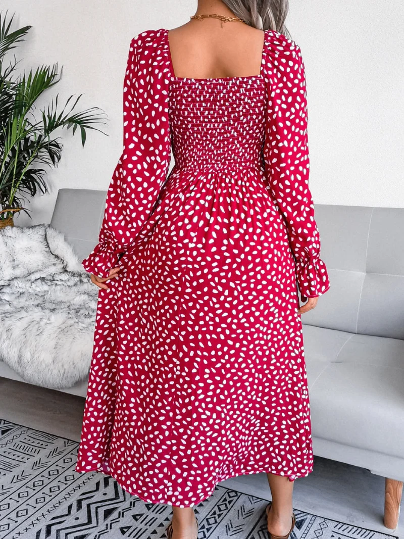 Elegante jurk met vierkante halslijn en ruchesmouwen - 100% polyester, ondoorzichtig ontwerp