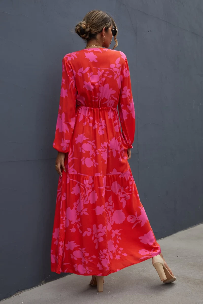 Chique maxi-jurk met bloemenprint, trekkoord in de taille en lange mouwen – perfect voor elke gelegenheid.
