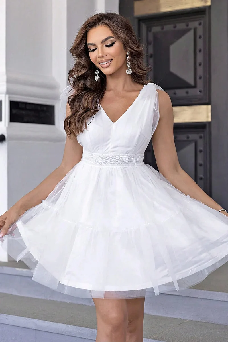 Elegante feestjurk van mesh met V-hals en schouderdetails - 100% polyester, licht elastisch model