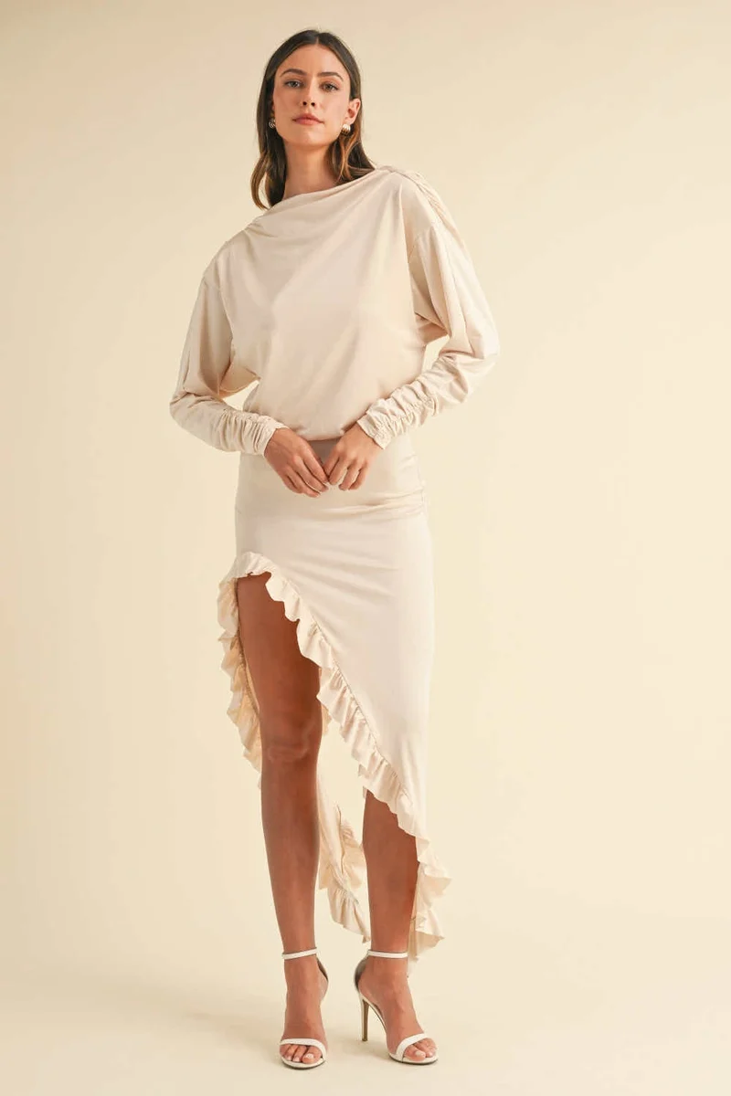 Mable Asymmetrische Jurk met Ruche Zoom en Rugloos