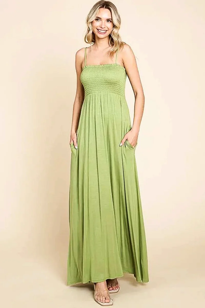 S-3XL • Maxi-jurk met smockwerk en zakken • Verstelbare bandjes • Soepelvallend silhouet