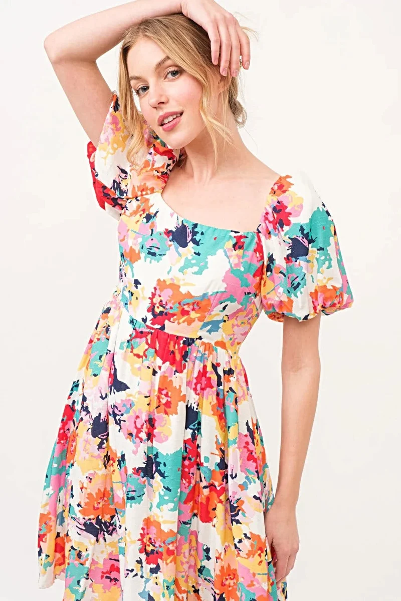 Jurk met bloemenprint, pofmouwen, vierkante halslijn en zakken - Trendy damesmode
