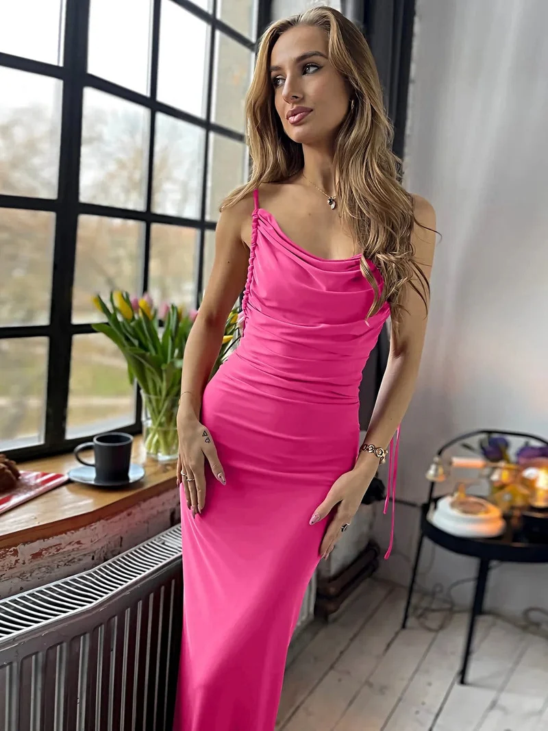 Stijlvolle jurk met open rug en watervalhals - Mouwloze, geplooide camisole van licht elastische stof