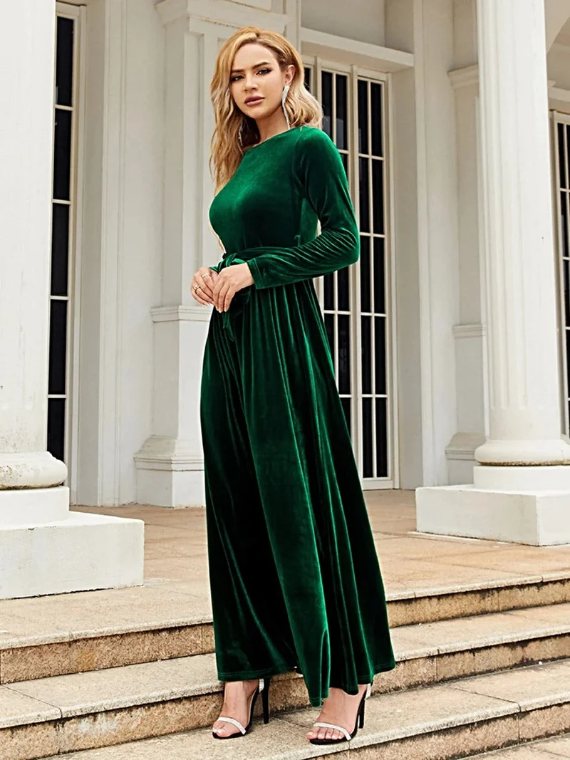 Elegante maxi-jurk met lange mouwen en strik aan de voorkant, gemaakt van ondoorzichtig polyester – comfortabel en stijlvol.