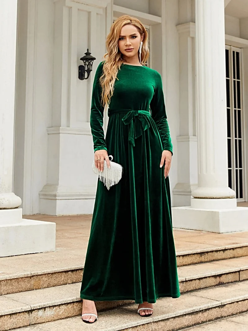 Elegante maxi-jurk met lange mouwen en strik aan de voorkant, gemaakt van ondoorzichtig polyester – comfortabel en stijlvol.