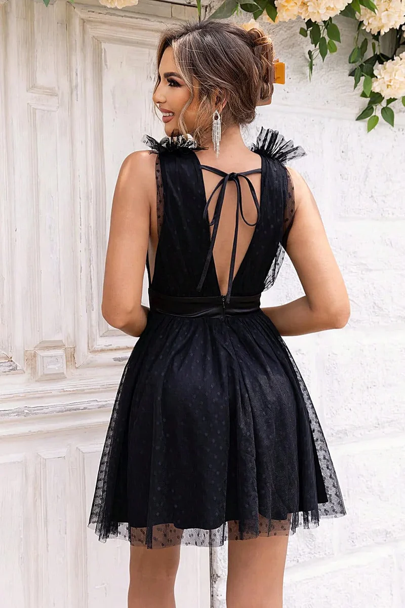 Elegante mouwloze meshjurk met open rug, kanten details en gevoerd lijfje - 100% polyester