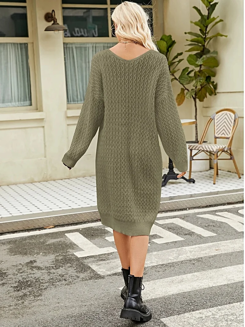 Trui-jurk met V-hals en lange mouwen - Elegante, comfortabele jurk van 100% polyester.