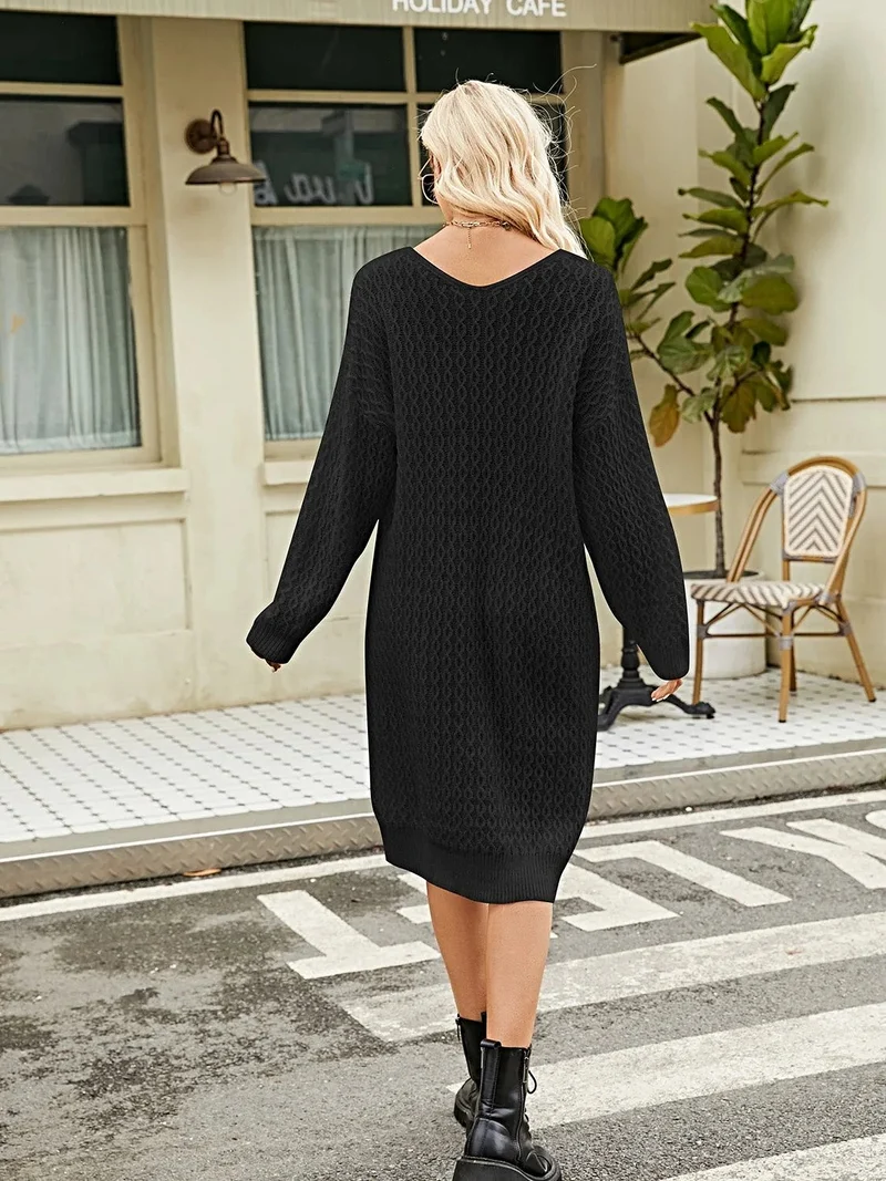 Trui-jurk met V-hals en lange mouwen - Elegante, comfortabele jurk van 100% polyester.