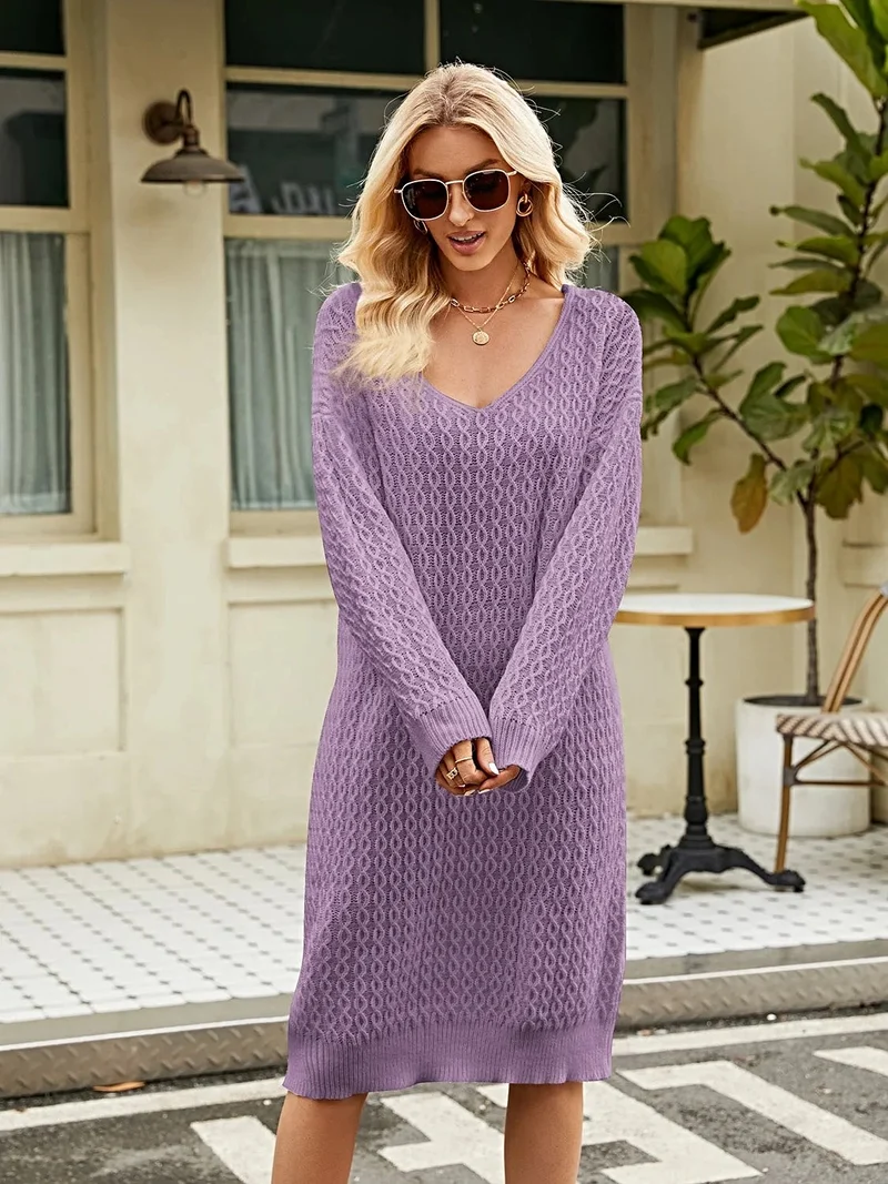 Trui-jurk met V-hals en lange mouwen - Elegante, comfortabele jurk van 100% polyester.