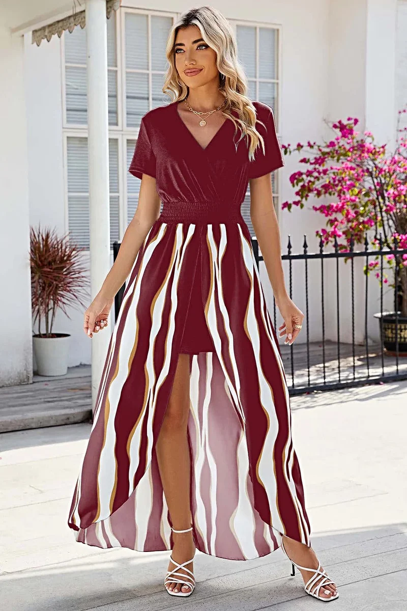 Elegante jurk met gerimpelde overslag en asymmetrische zoom - ondoorzichtig, licht elastisch, geïmporteerde elegantie.