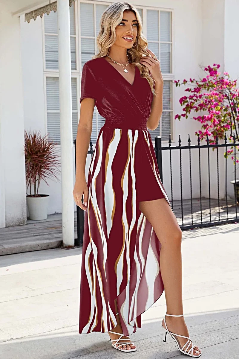 Elegante jurk met gerimpelde overslag en asymmetrische zoom - ondoorzichtig, licht elastisch, geïmporteerde elegantie.