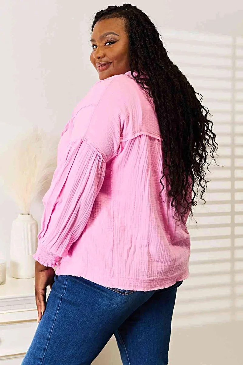 Chique blouse met zichtbare naden en inkeping in de hals, gemaakt van 100% katoen voor moeiteloze elegantie.