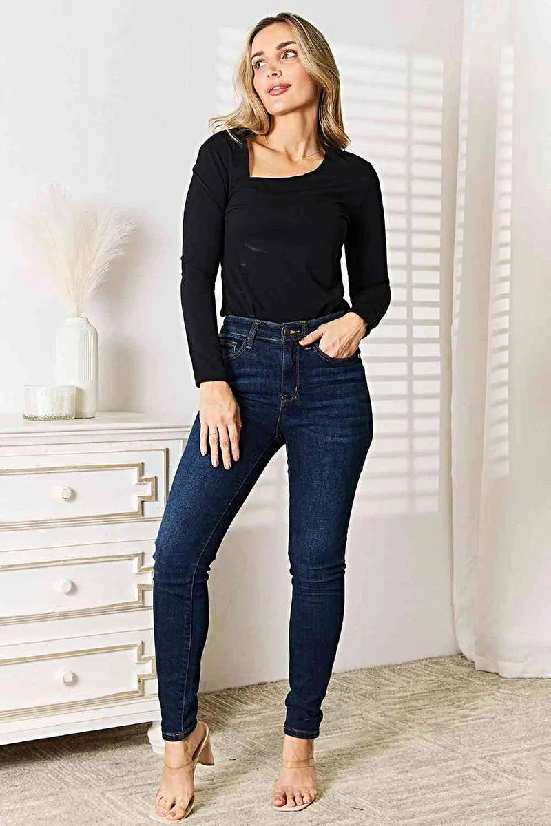 Luxe asymmetrische top met lange mouwen - Modern, gedurfd ontwerp met comfortabele, ondoorzichtige pasvorm