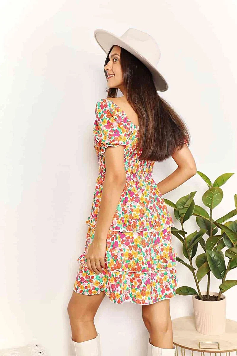 Geplooide sweetheart-jurk met ruchesmouwen - Bloemenminijurk voor moeiteloze elegantie