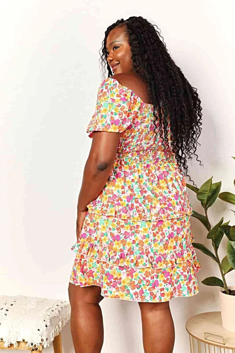 Geplooide sweetheart-jurk met ruchesmouwen - Bloemenminijurk voor moeiteloze elegantie