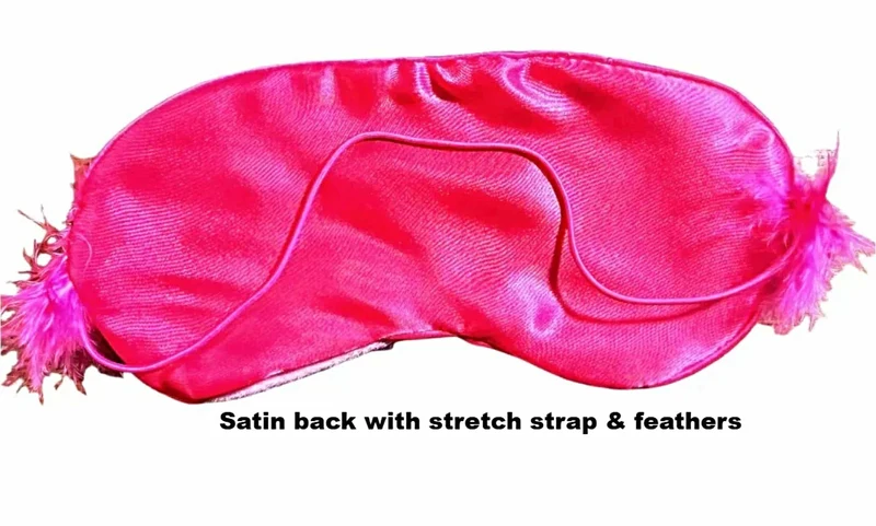 Valentijnsharten slaapmasker met satijnen rug en verenaccenten - roze kleur