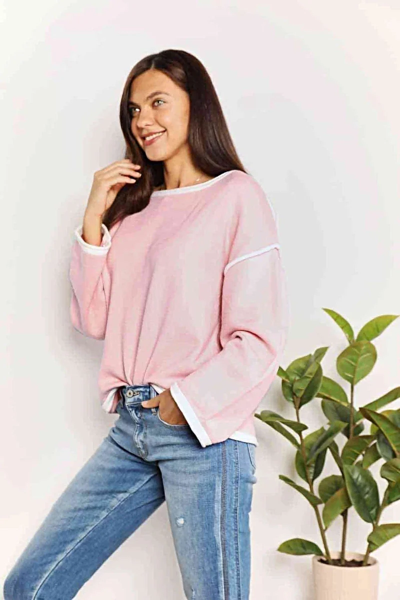 Luxe trui met boothals, contrasterende details en verlaagde schouders - stijlvolle gebreide top