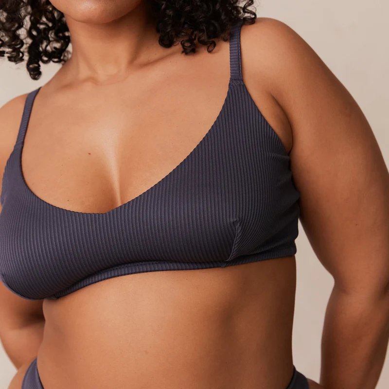 Ribbed Triangle BH - Blauw Houtskool