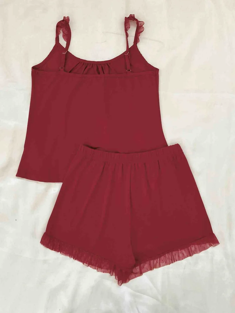 Chique mouwloze loungeset met geplooide details en gesplitste mesh top en shorts