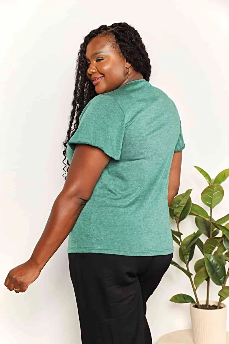 Stijlvol T-shirt met V-hals en ruchesmouwen - Chique basic voor elke dag