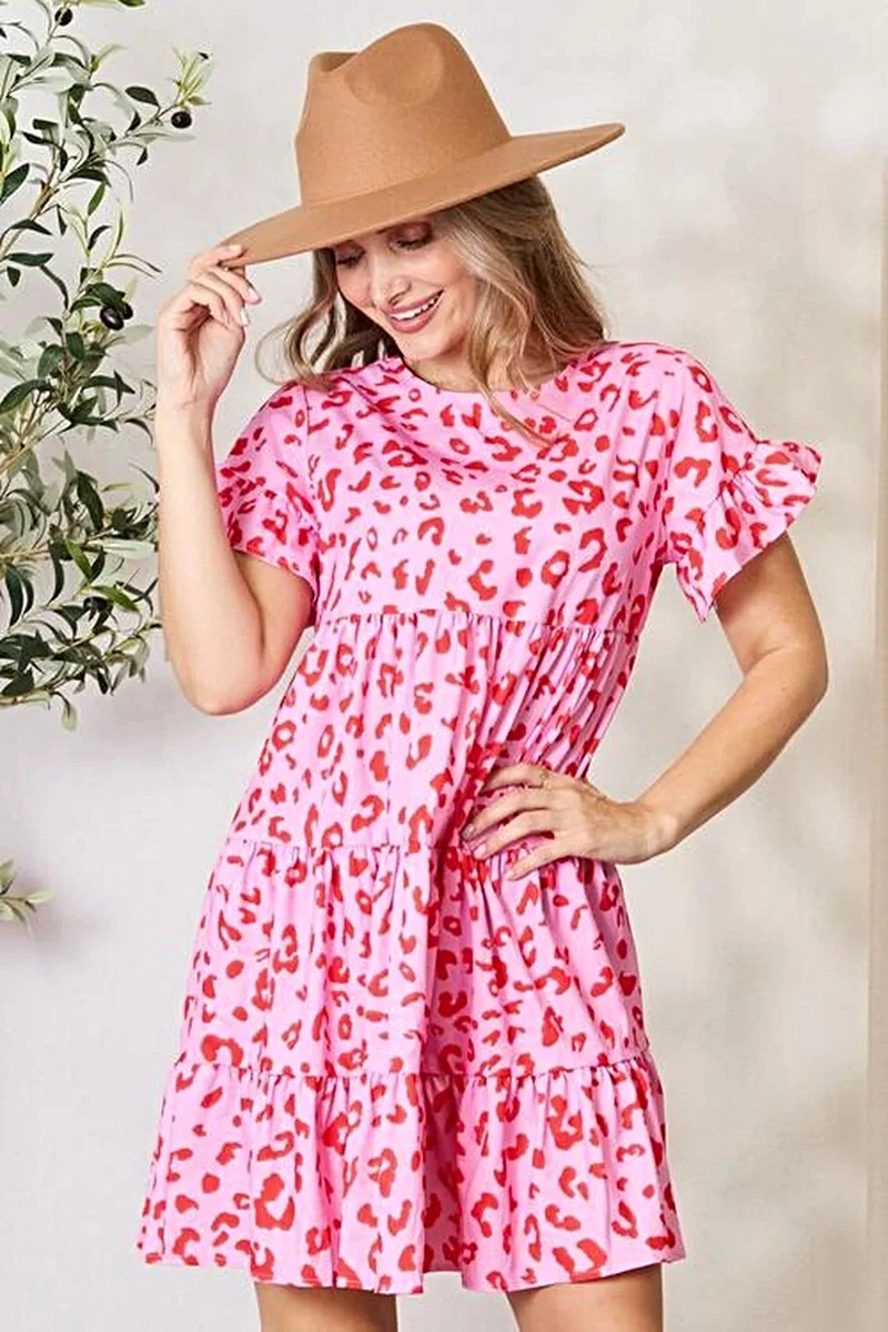 Boho-chique jurk met korte mouwen met ruches en een gelaagd ontwerp met plooien – perfect voor elke gelegenheid.