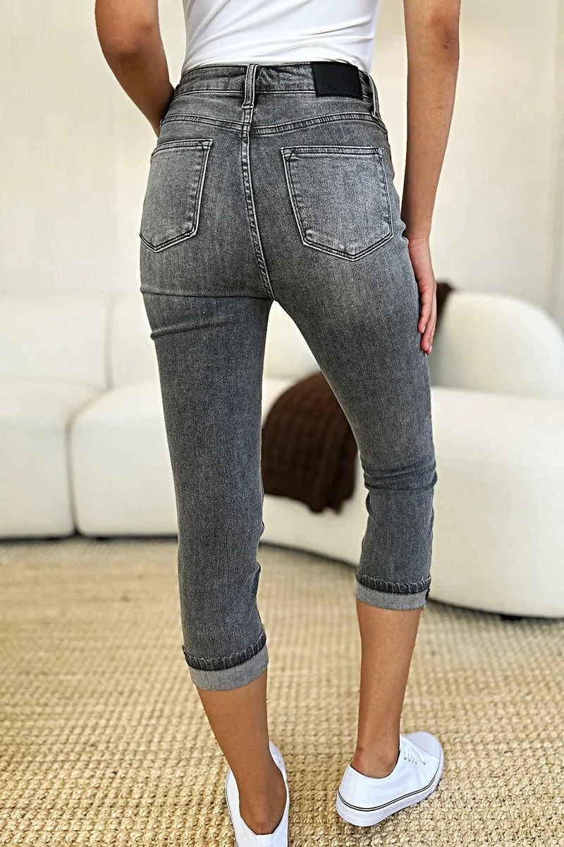 Judy Blue Capri-broek met hoge taille en knoopsluiting voor dames - stijlvolle en comfortabele zomerkleding