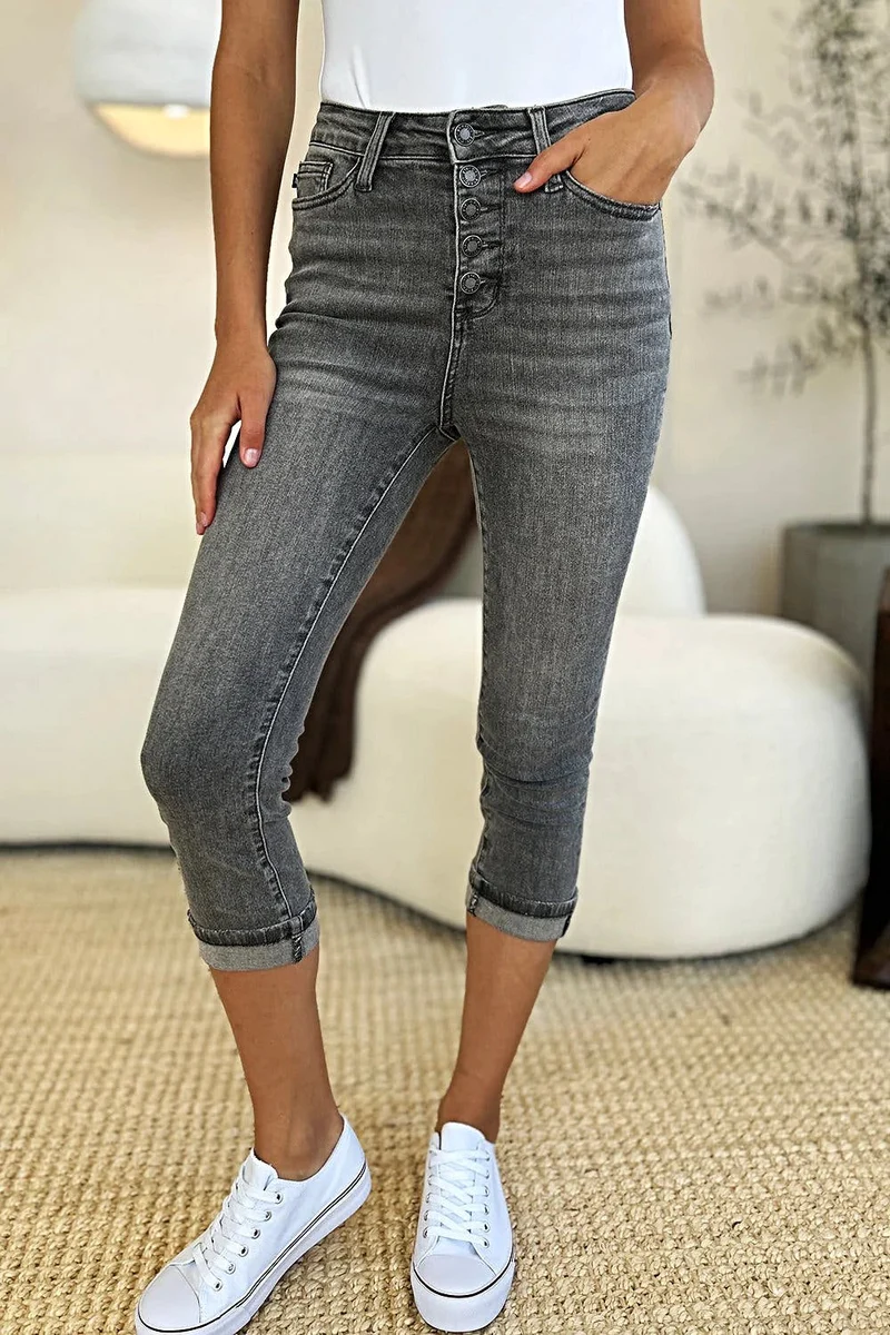 Judy Blue Capri-broek met hoge taille en knoopsluiting voor dames - stijlvolle en comfortabele zomerkleding