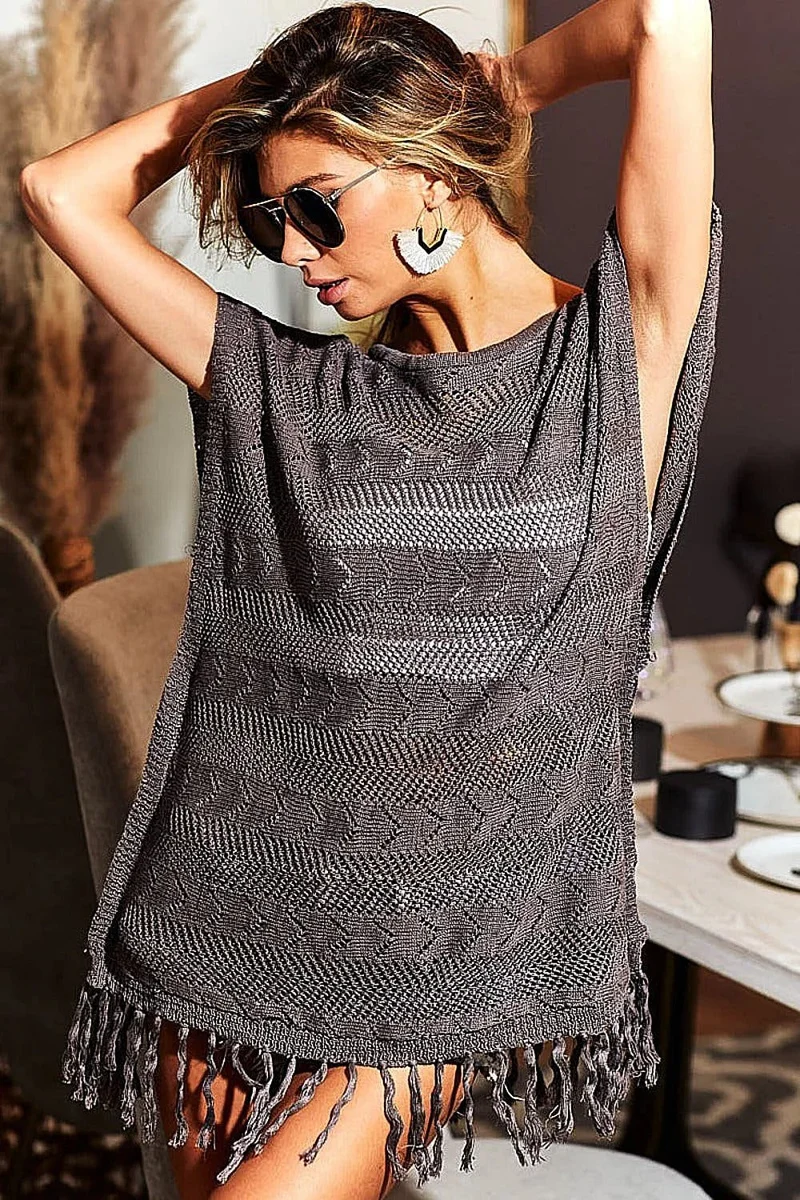 Trendy gebreide top met franjes aan de zoom en oogjesdetails – 100% katoen, licht elastische stof