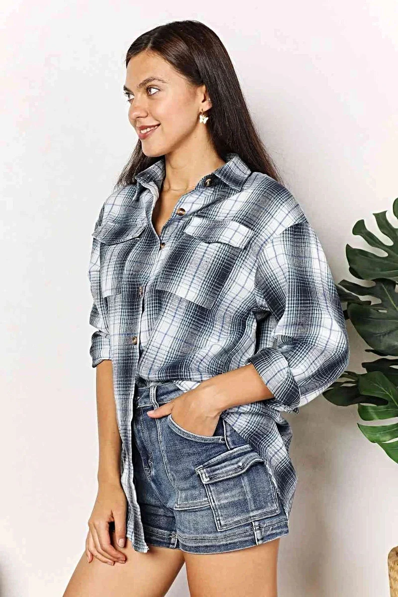 Chique overhemd van 100% polyester met ruitpatroon, verlaagde schouders, kraag en een relaxte pasvorm.