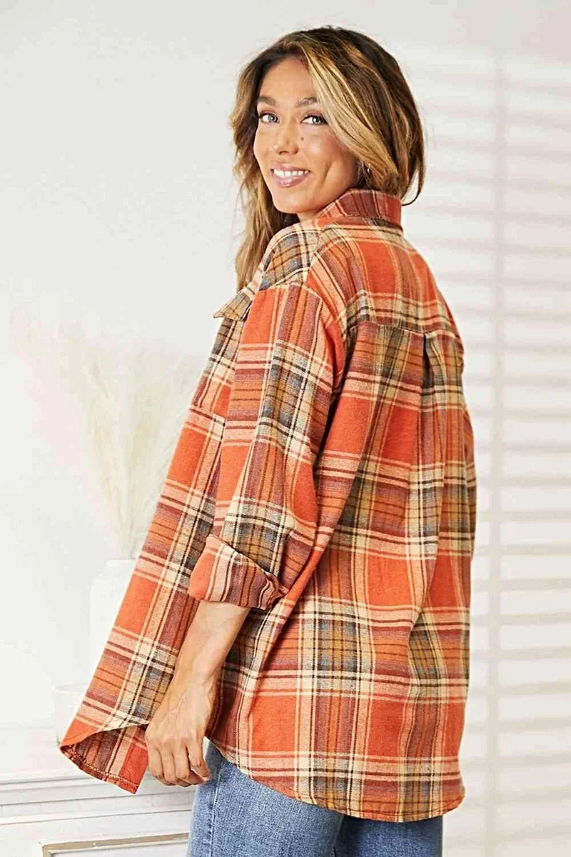 Chique overhemd van 100% polyester met ruitpatroon, verlaagde schouders, kraag en een relaxte pasvorm.