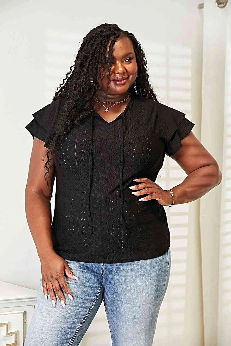 Elegante Double Take blouse met ruchesmouwen en een halslijn met oogjes.