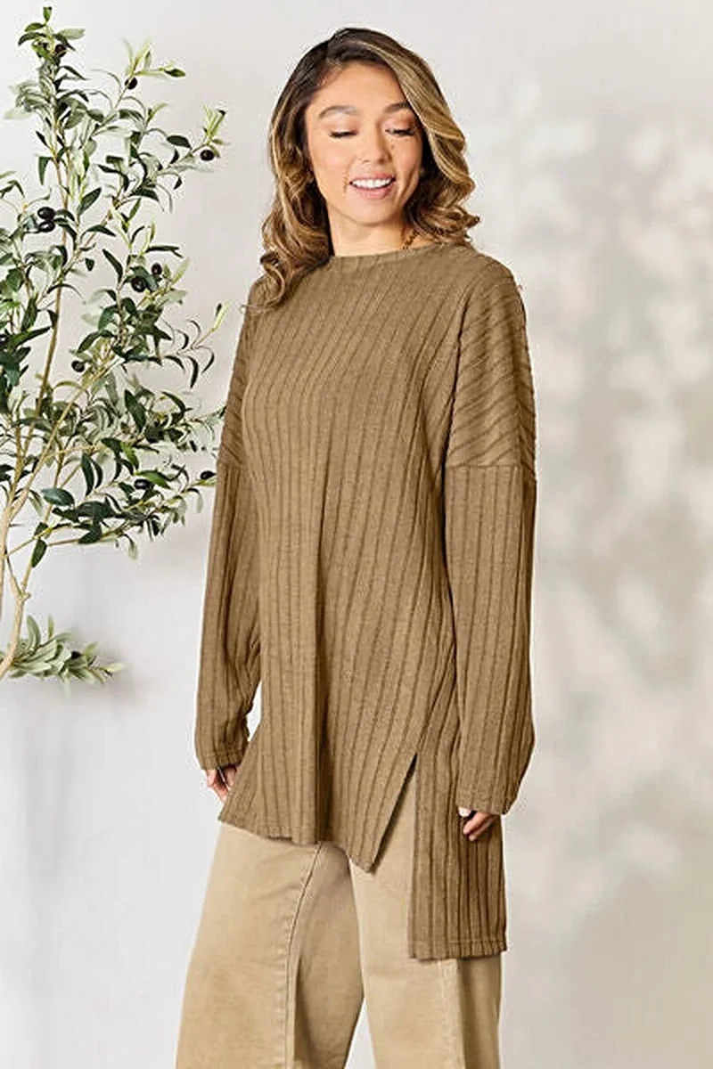 Chique top met lange mouwen en split, geribbeld - Basic Bae, verkrijgbaar in alle maten, ronde hals voor een moeiteloze stijl.