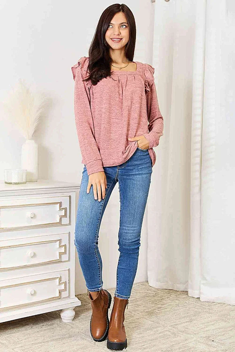 Elegante top met ruches op de schouders - T-shirt met vierkante hals en lange mouwen, ook verkrijgbaar in grote maten.