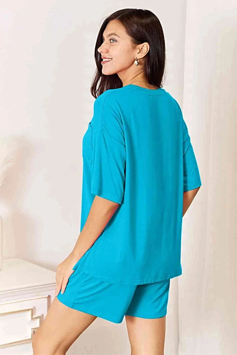 Comfortabele zomeroutfit: 2-delige set van zachte rayon top met korte mouwen en short van Trendsi