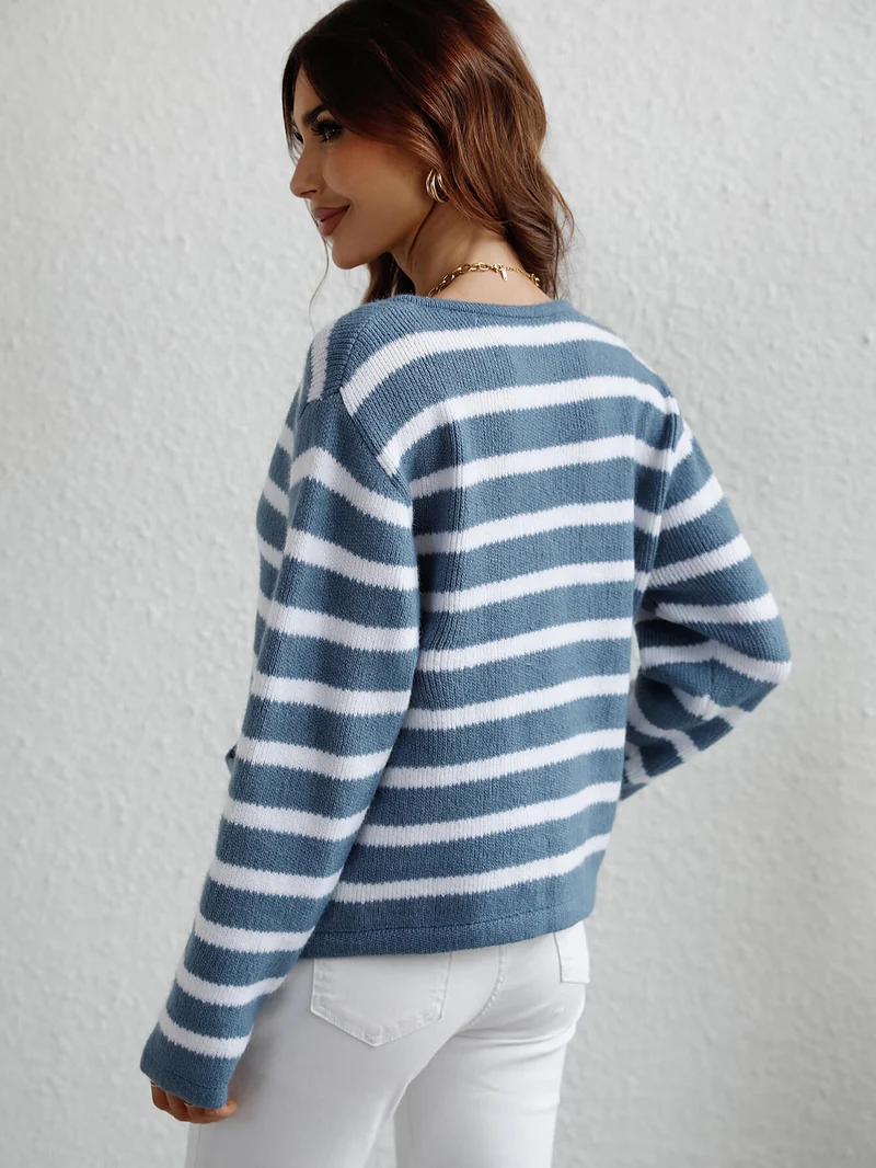 Gestreept vest met knoop aan de voorkant