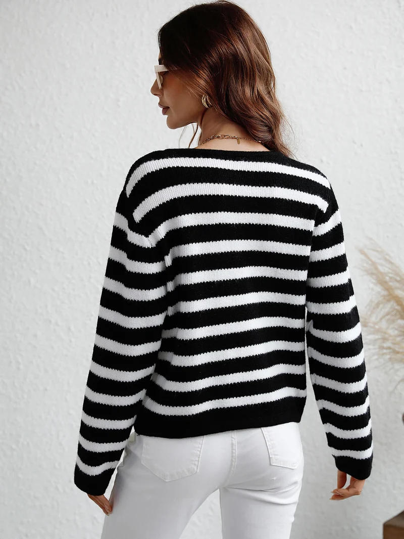 Gestreept vest met knoop aan de voorkant