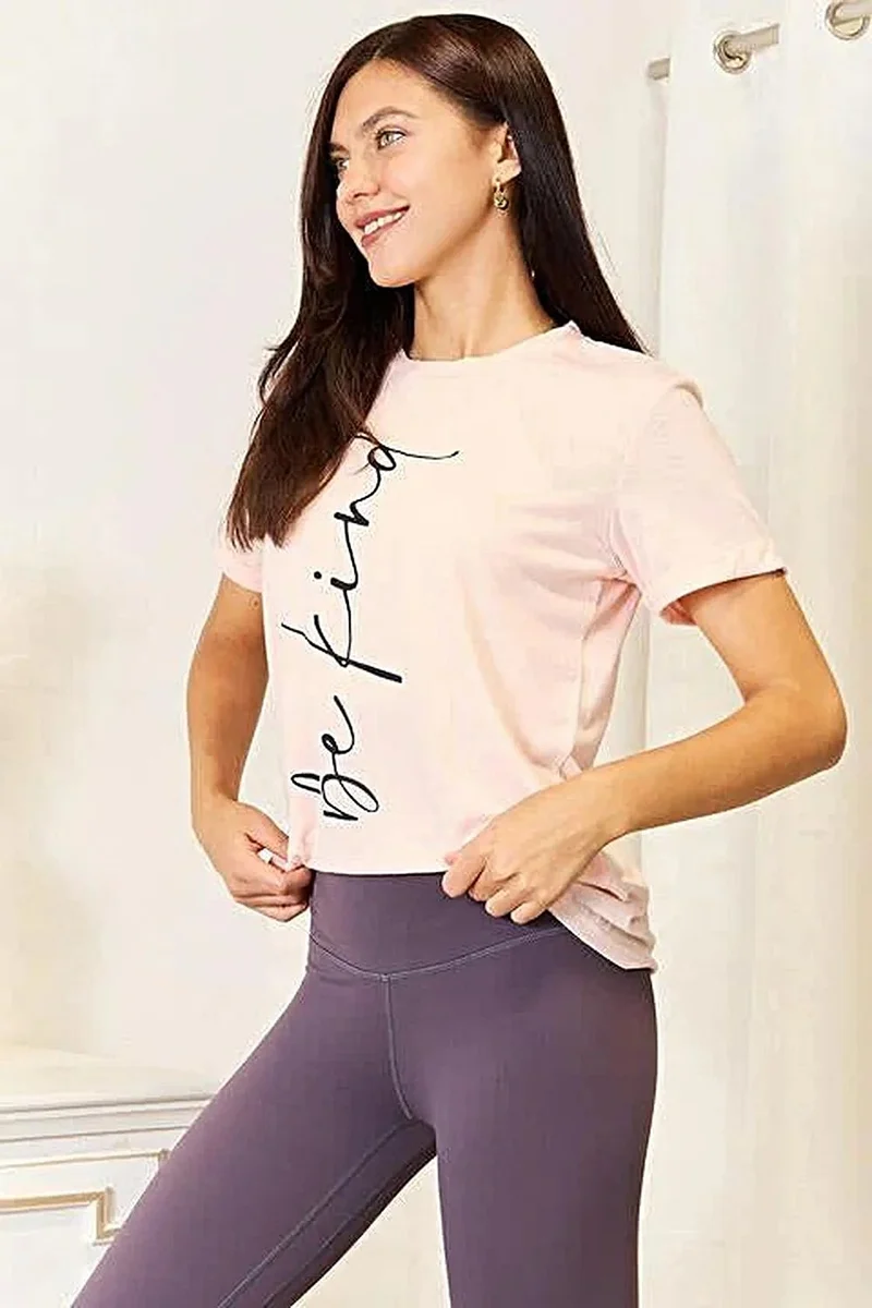 BE KIND Graphic Ronde Hals Shirt - Stijlvol en meelevend T-shirt in grote maten en normale maten